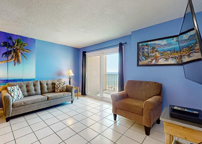 Clearwater With Bunk Pool & Balcony - Walk To Waves Holiday home