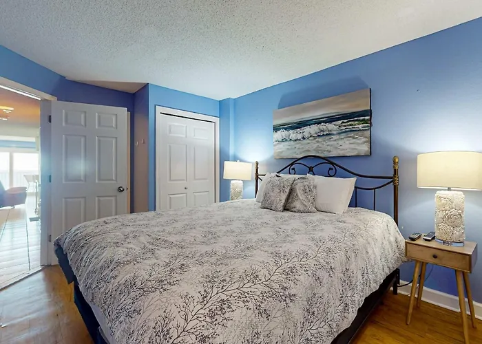 Clearwater With Bunk Pool & Balcony - Walk To Waves Holiday home Gulf Shores