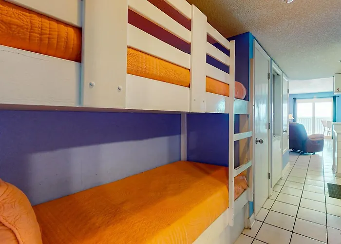 Clearwater With Bunk Pool & Balcony - Walk To Waves * Gulf Shores